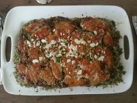 سبزی پلو با بال مرغ سوخاری