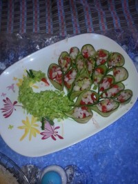 تزیین سالاد شیرازی به شکل طاووس