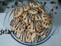 شیرینی نارگیلی با رویه شکلاتی