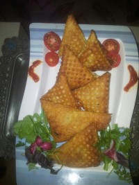 سمبوسه گوشت وقارچ