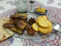 بادمجون سرخ کرده. پیاز سرخ کرده.سیب زمینیه سرخ کرده..... بدون افزودنی و ادویه