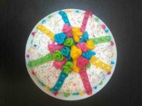 اینم کیک برا خواهر گلم.