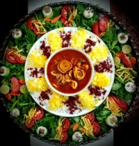 برنج و خورشت قیمه با تزیین فراوان