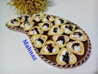 تارت خامه ای با سس شکلات