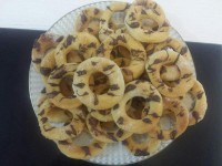 شیرینی دوناتی شکل با رویه نارگیلی