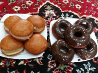 دونات وپیراشکی کرمدار