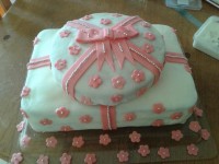 کیک اسفنجی با خمیر فوندانت