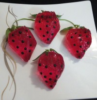 ژله توت فرنگی ژاپنی