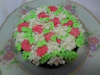 کیک ابری با روکش شکلات و تزیین خامه