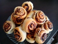 رول شکلاتی دارچینی