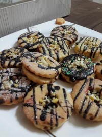 شیرینی بادامی با رویه مربایی