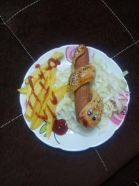 ساندویچ هات داگ به شکل مارپیچ