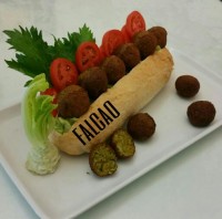 فلافل با دستور دوست عزیز خانوم ترنم (ابری با احتمال بارش فلافل قلقلی)