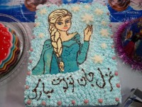کیک اسفنجی با خامه و کرم کره ای.