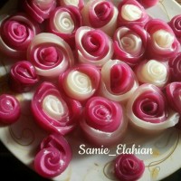 ژلـه رول گلـه رز