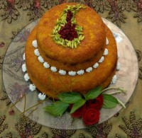 این غذاته چین مرغ هستش که دوطبقه مدل کیک درستش کردم امیدوارم نسبت به زحمتی که کشیدم لایک بگیرم مرسی
