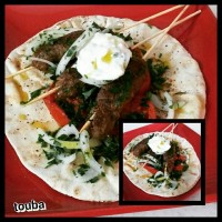 کوفته کباب لبنانی با نان پیتای مدیترانه ای