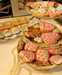 بیسکوییت با تزیین رویال ایسینگ