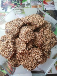 حلوای خرما کنجدی