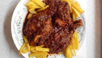 خوراک مرغ و آلوسیاه