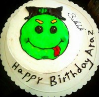 کیک اسفنجی با تزیین بریلو