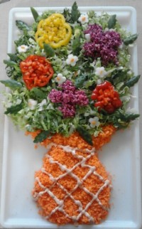 سالاد به شکل سبد گل