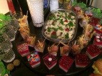 اینم تزئین میز تولد