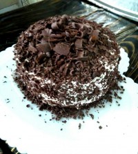 کیک شکلاتی رنگی سفید من