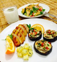 مرغ سرخ شده و اردور بادمجون
