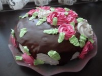 کیک اسفنجی باروکش خامه وگاناش شکلاتی!!!