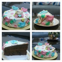 کیک چاکوچینو با کرم مخصوص چاکوچینو با روکش فوندانت