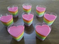 ژله رنگین کمان با شیر