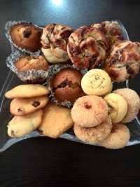 شیرینی های من واسه مامان و بابا