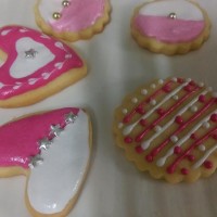 بیسکوئیت با تزئین ایسینگ