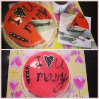 کیک ساده با روکش خامه و بریلو