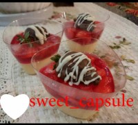 دسر کرم وانیلی و ژله