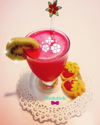 شیر توت فرنگی