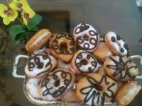 دونات وپیراشکی کرمدار