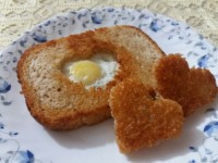 تست سرخ شده با تخم مرغ