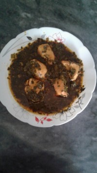 خورشت مرغ ترش غذای محلی گیلانی