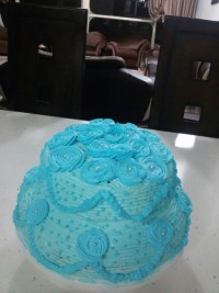 کیک اسفنجی باروکش خامه