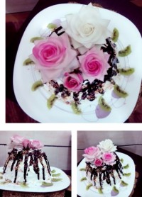 کیک اسفنجی باروکش خامه وگاناش شکلات