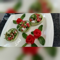 سالاد شیرازی تک نفره با کاسه خیار