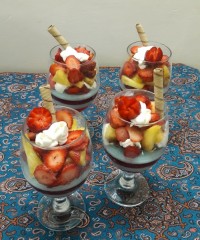 ترکیبی از ژله ،میوه وخامه برای تولدپسرگلی