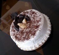 کیک شیفون با روکش خامه