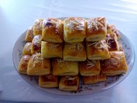 شیرینی گل محمدی. . برای روضه شب میلاد امام حسین ِ علیه السلام.