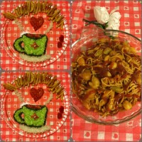 ماکارانی و سالاد شیرازی