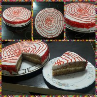 کیک وانیلی با روکش خامه و ژله بریلو