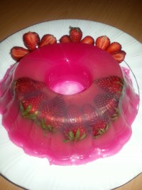 ژله ویترینی توت فرنگی