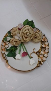 تزئین نان و پنیر و سبزی